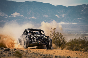 Lancé pour la première fois en 2023, le Can-Am Maverick R a remporté un prix Gold Stevie® lors des International Business Stevie Awards.