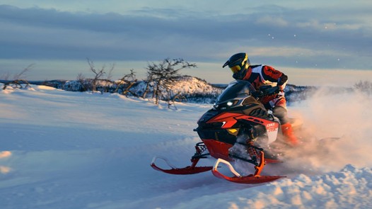 Lynx lance sa gamme 2027 avec une édition 20e anniversaire emblématique, une référence en hors-piste et une gamme utilitaire conçue pour le Nord